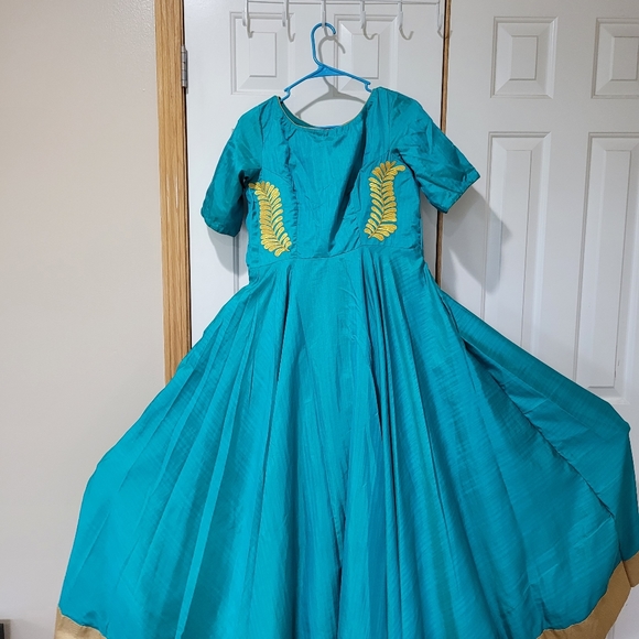 Indian Traditional long gown - Picture 2 of 3